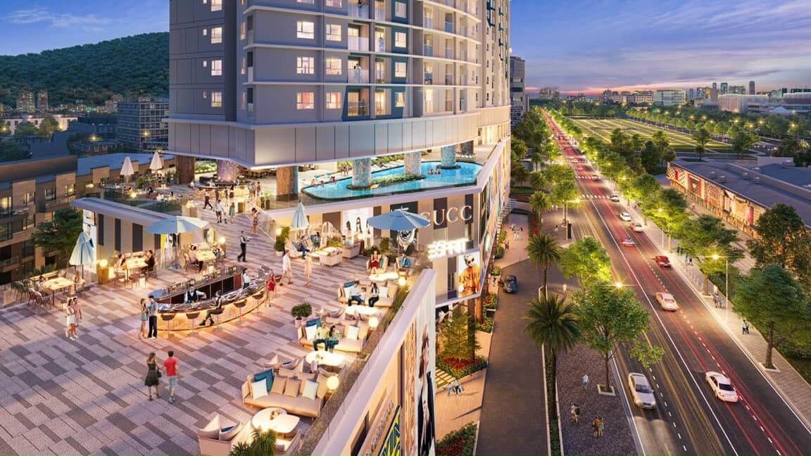Sky Bar và khu ẩm thực ngoài trời tại khối đế The Sailing Quy Nhơn về đêm